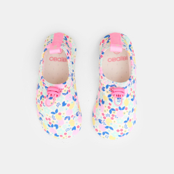 حذاء مائي باللون الوردي...